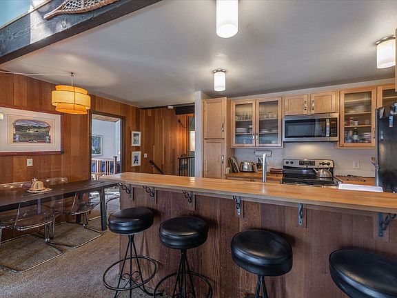 3rd image of 1001 Commonwealth Dr #105
