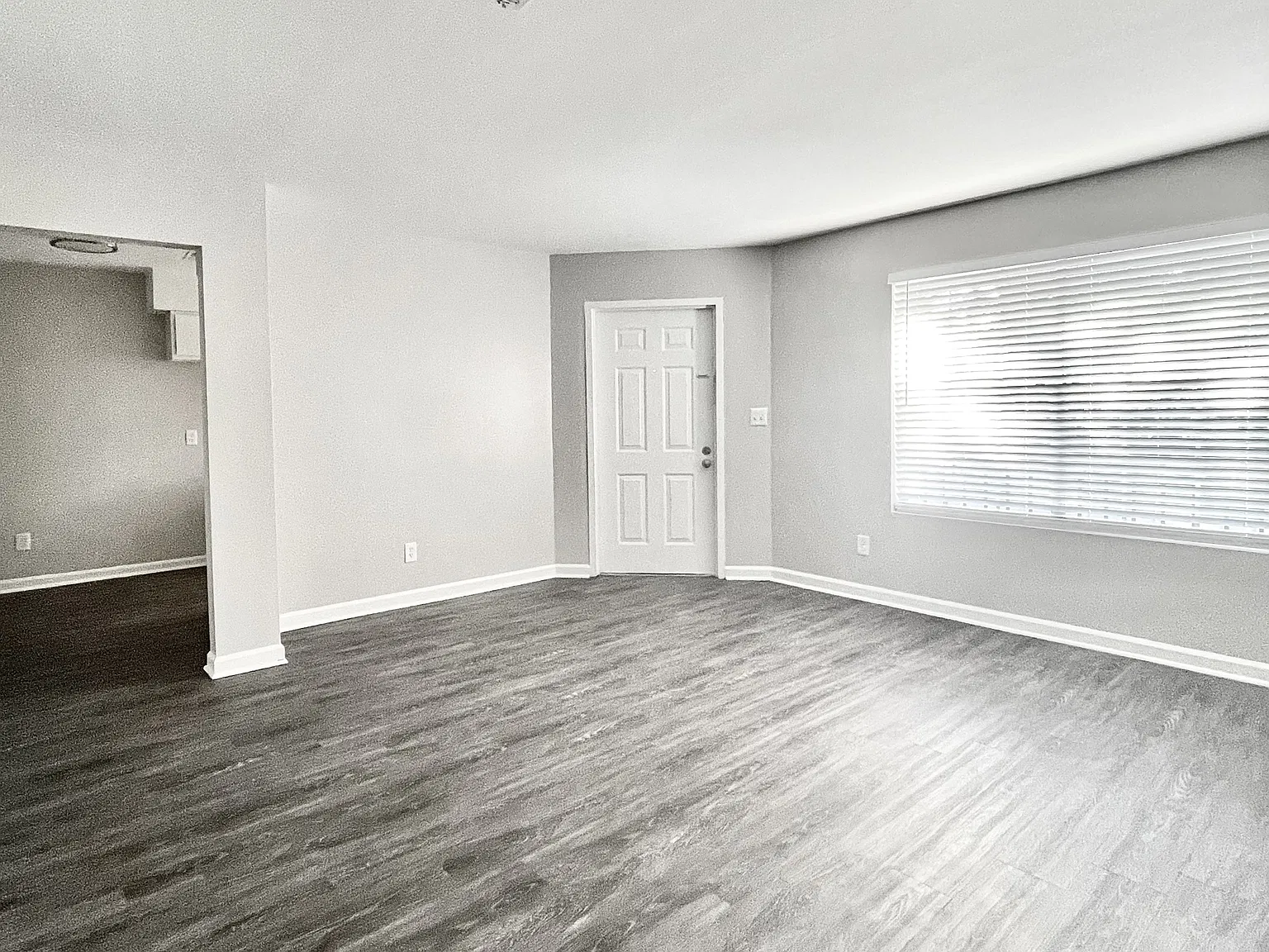 Brookstone - 105 — Photo 2