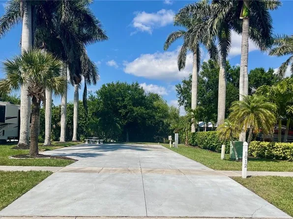 1012 Diamond Lake CIR S, NAPLES, FL 34114