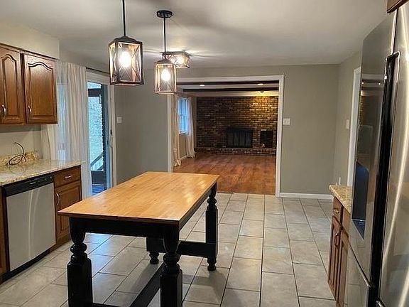 5th image of 9083 Meadow Oaks Dr