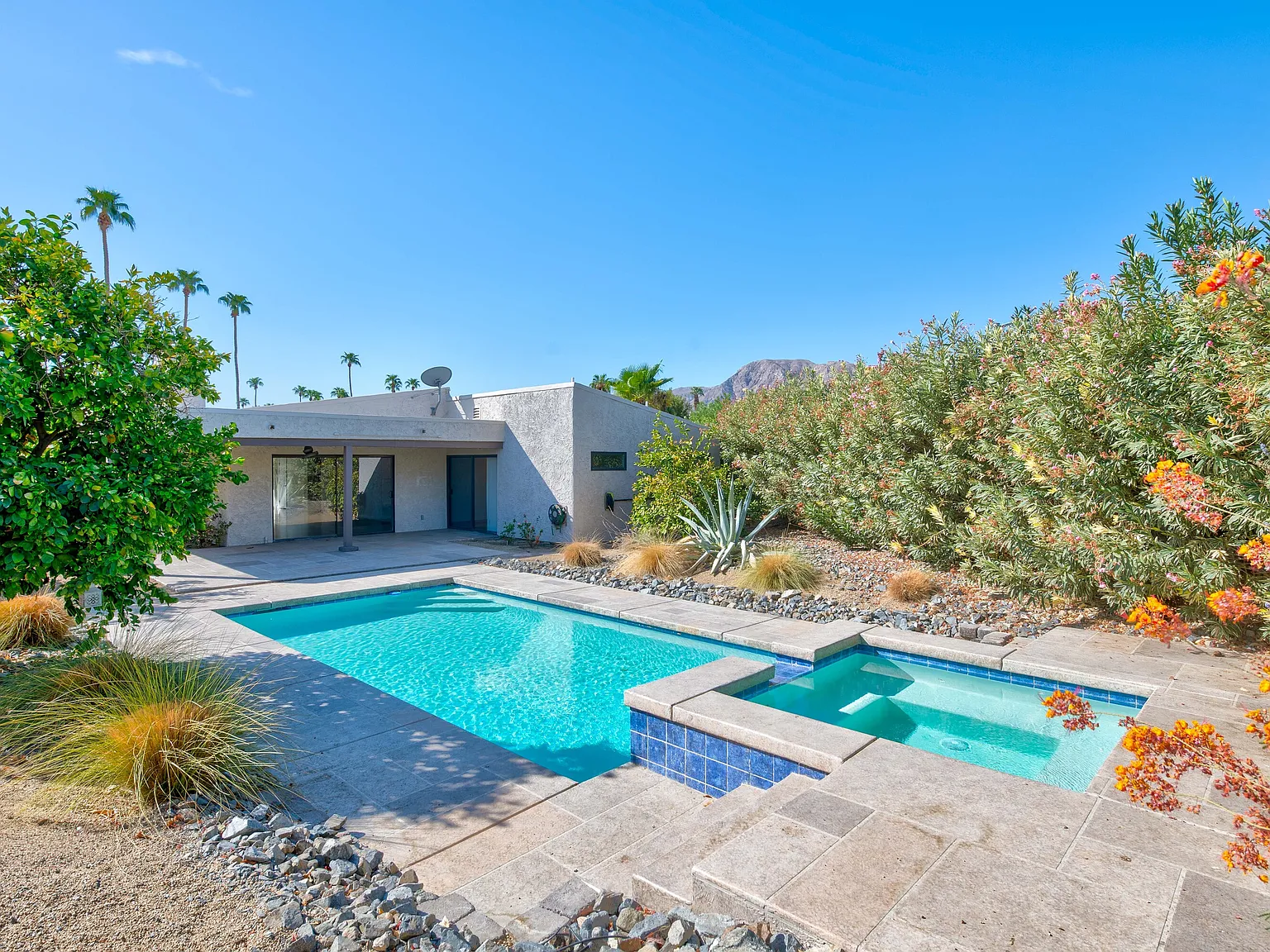 3 bed, 2196 sqft, $4,000 — Photo 1