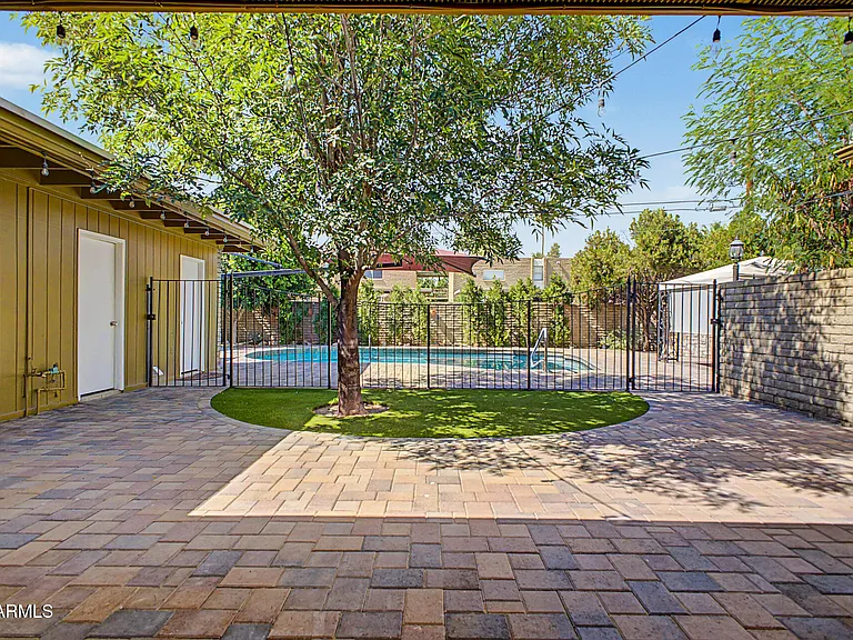3734 E Montecito Ave — Photo 37
