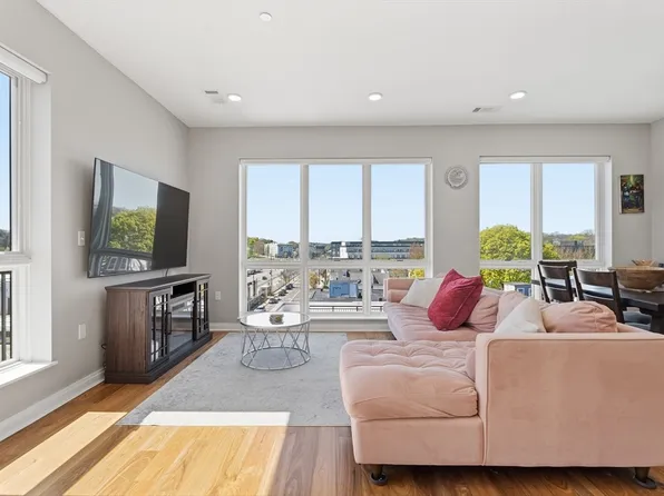 3531 Washington St Unit 519, Boston, MA 02130