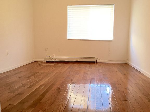3rd image of 2243 28th St