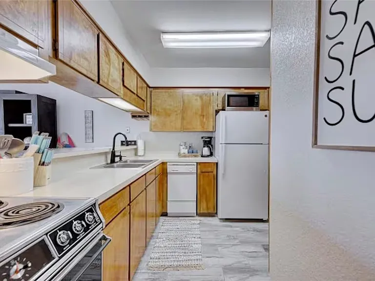 13914 Mingo Cay Ct — Photo 6