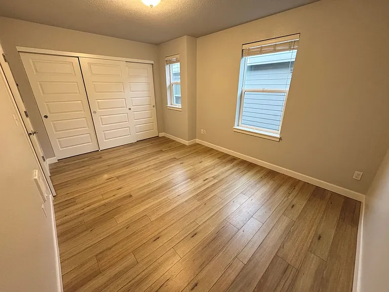 J0459 - Stafford St. Apartments — Photo 36