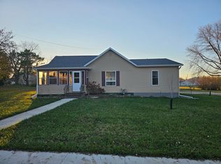 609 N Mather Rd, Le Roy, MN 55951