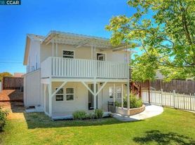 919 Veale Ave, Martinez, CA