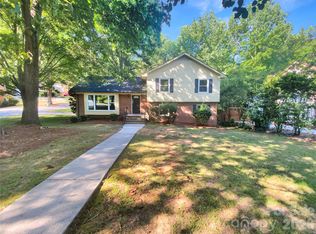 7401 Limerick Dr, Charlotte, NC 28270
