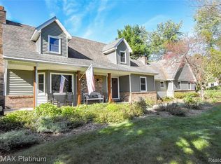 11811 Burgoyne Dr, Brighton, MI