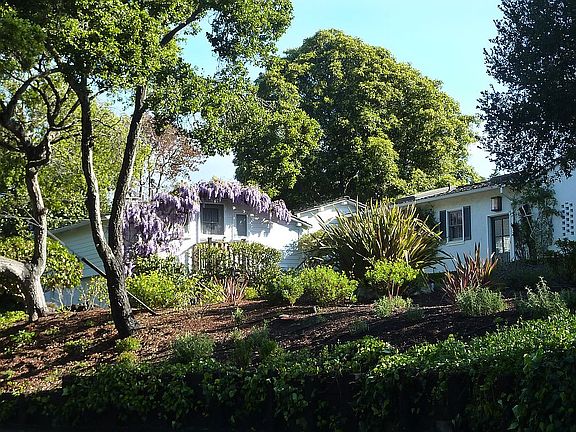5th image of 71 Hollins Dr