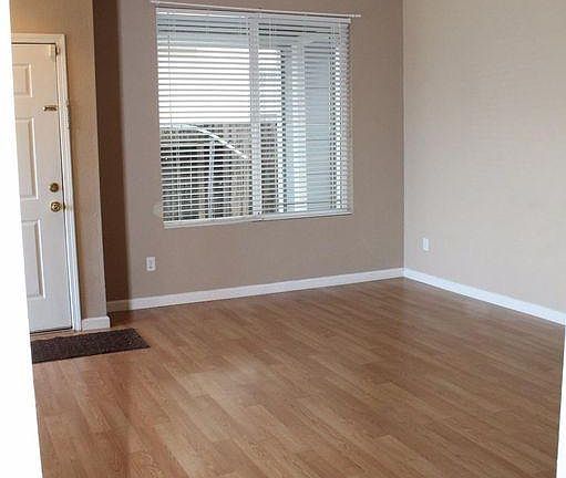 5th image of 414 La Esperanza Dr