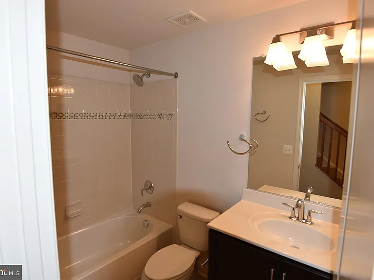20425 Codman Dr — Photo 29
