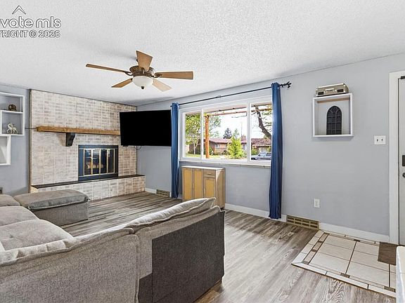 4th image of 2327 Condor St