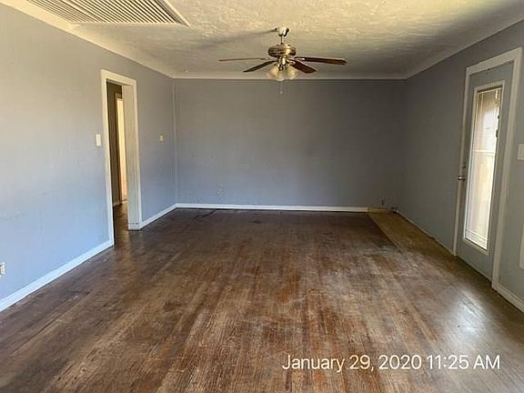 4th image of 2406 1st St