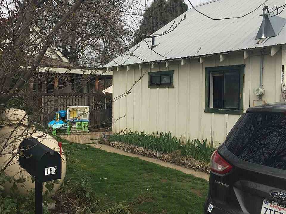 2nd image of 184 Leonard Ave