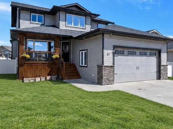 17 S Coachill St, Blackfalds, AB T4M 0A9
