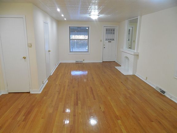 3rd image of 4312-4314 De Tonty St