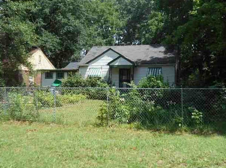 2nd image of 924 Tampa Ave