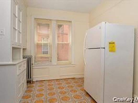 5th image of 663 Miller Ave