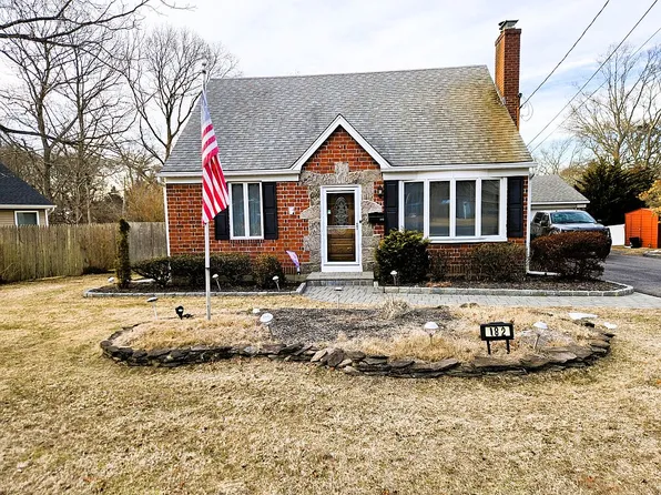 182 Donegan Ave, East Patchogue, NY 11772