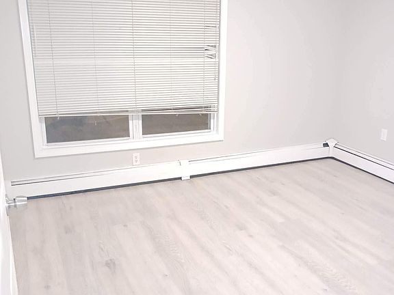 5th image of 445 16th St #3
