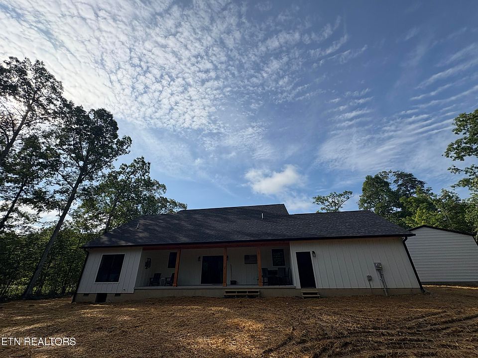 2nd image of 1084 Hargis Rd