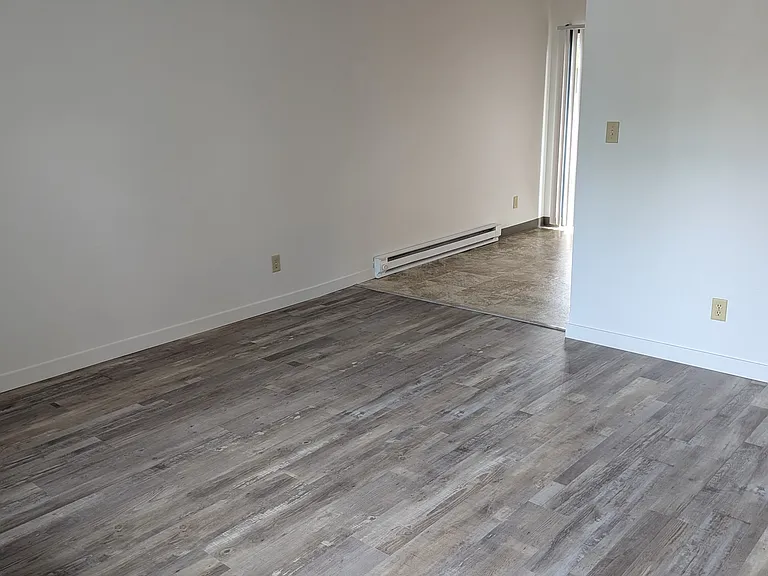 7926 SE Johnson Creek Blvd #2 — Photo 2