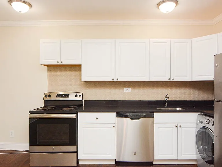 3345 N Marshfield Ave #803 — Photo 7