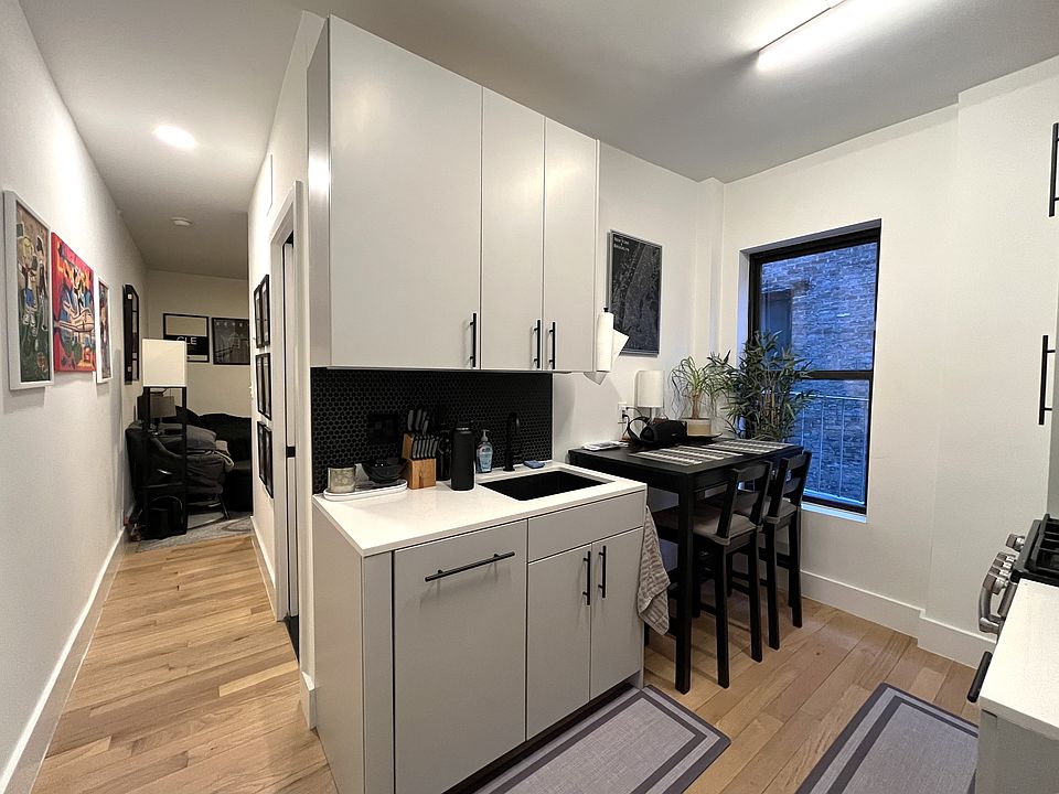 1st image of 35 Bedford St APT 11
