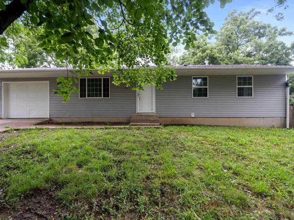 1240 SE 36th St, Topeka, KS 66605