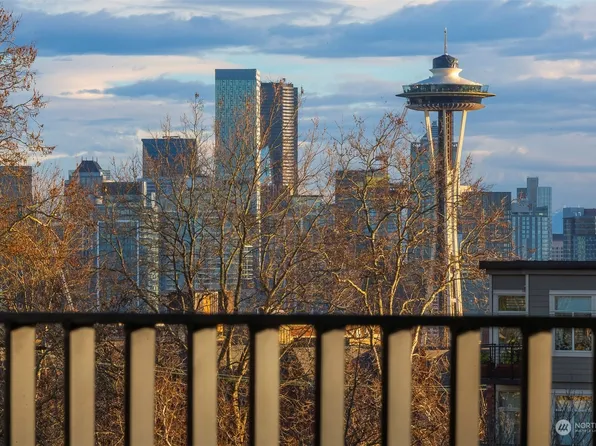 1406 3rd Avenue W #402, Seattle, WA 98119