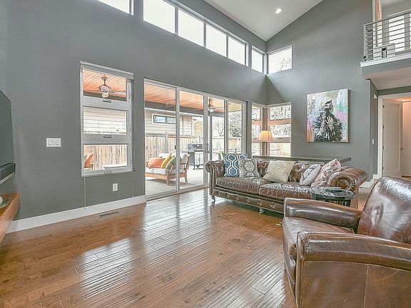3rd image of 2601 S Vine St
