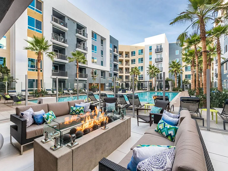 Rize Irvine — Photo 9