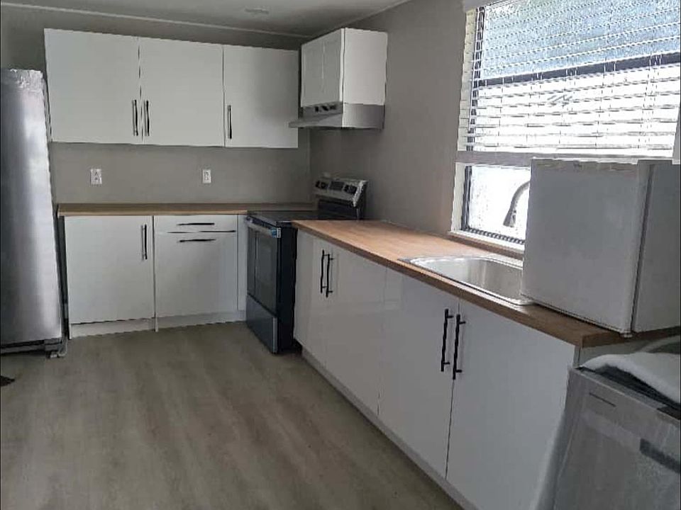 2nd image of 1019 Portage St #4