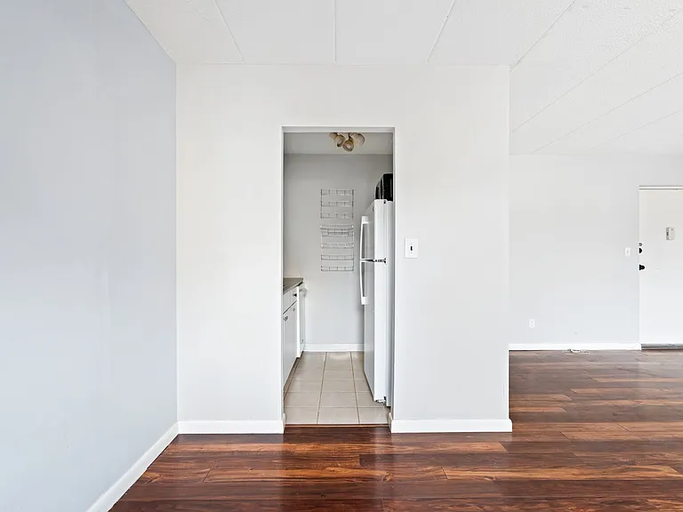300 Lookout Ave #C4 — Photo 7