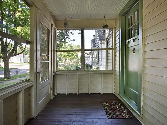 4th image of 2760 Columbus Ave