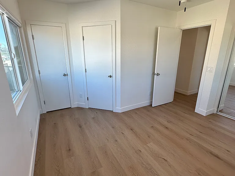 410 Zenith St #3 — Photo 16