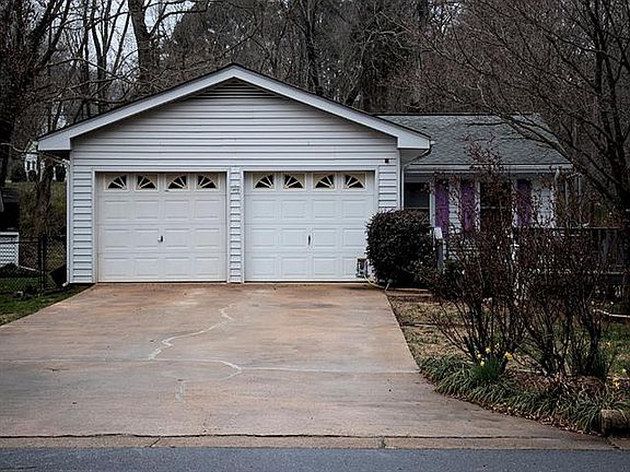2nd image of 1508 Meadowbrook Dr
