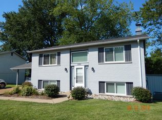 12503 Roth Hill Dr, Maryland Heights, MO 63043