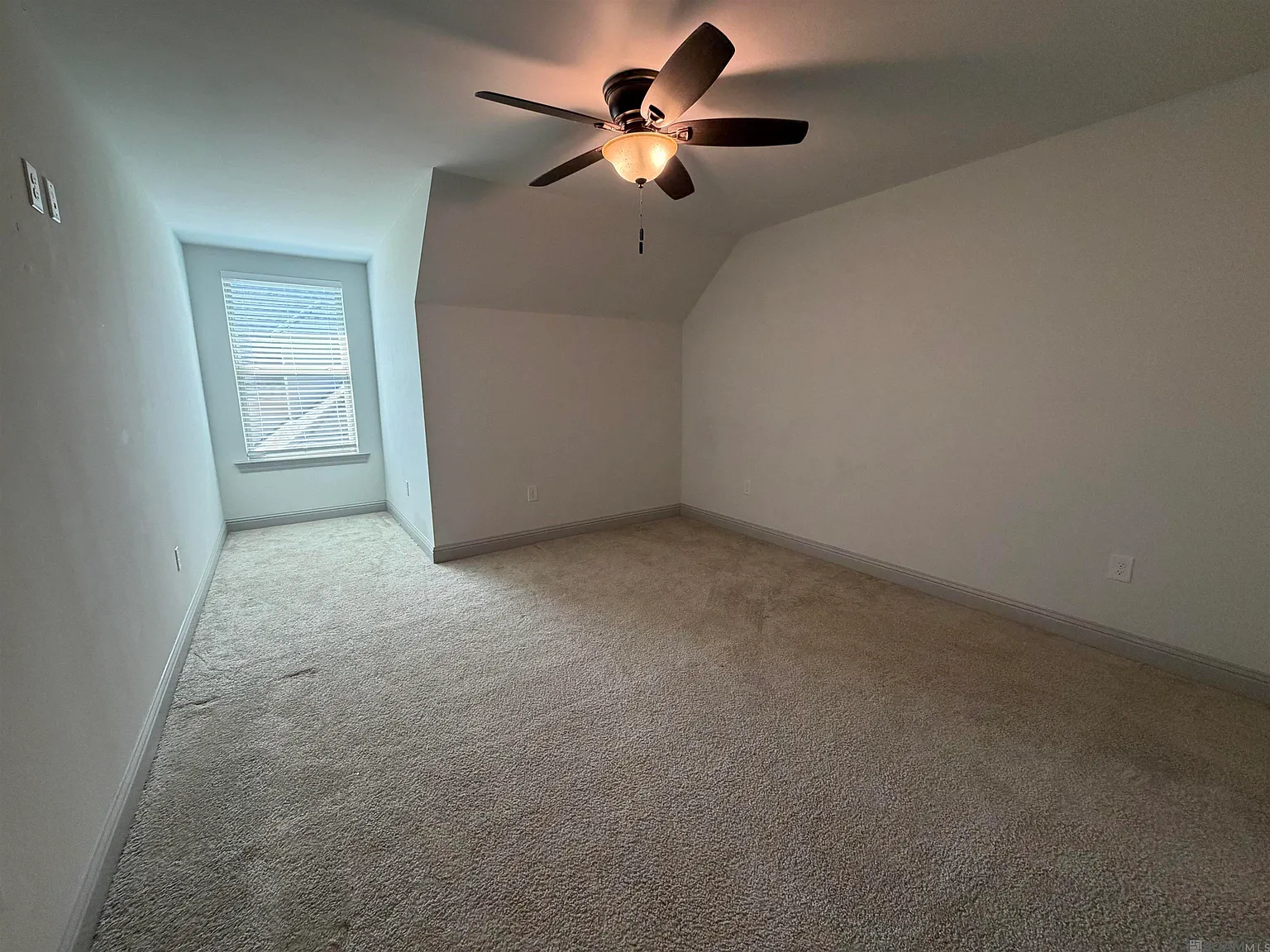 4 bed, 2397 sqft, $2,800 — Photo 4