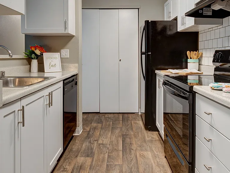 The Stinson Apartment Homes — Photo 16
