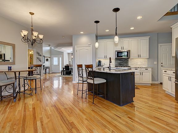 3rd image of 24822 Ironwood Ct