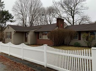 16 Maple St, Moosup, CT 06354