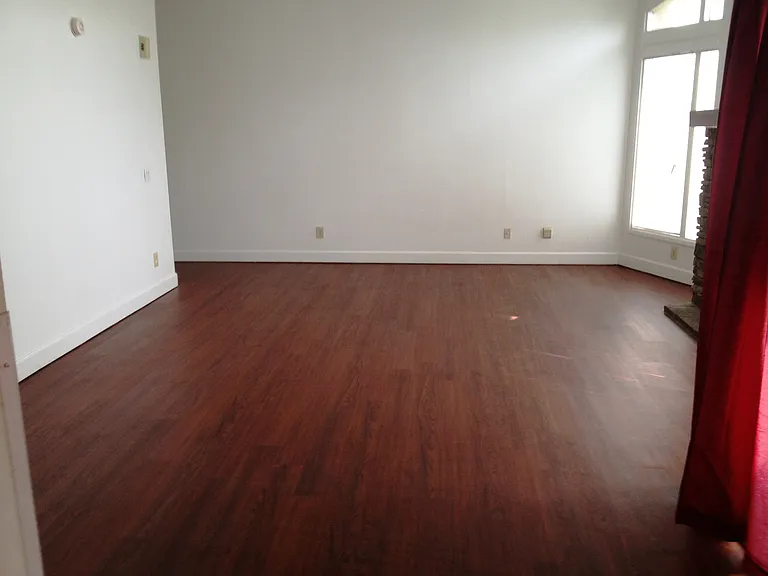 2920 N Fairview Dr — Photo 4