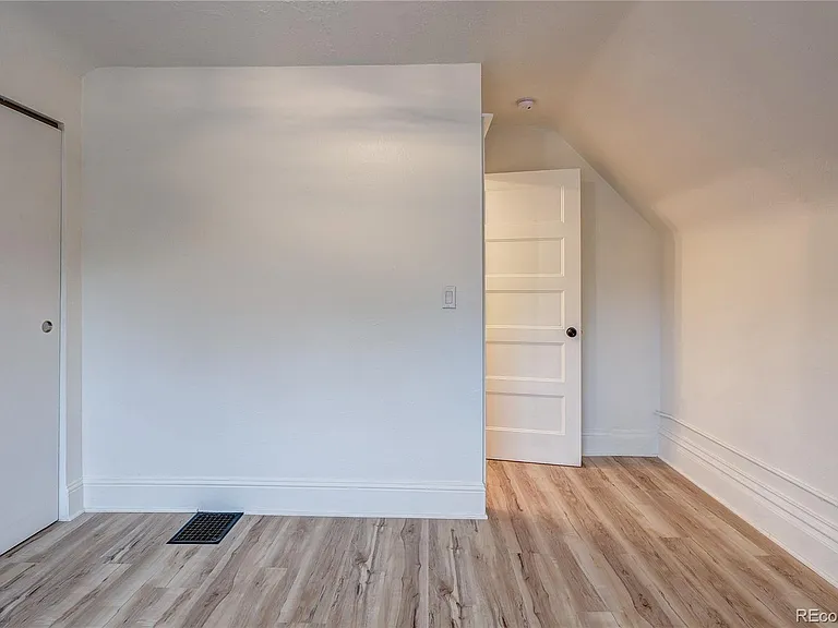 1036 W 9th Ave — Photo 26