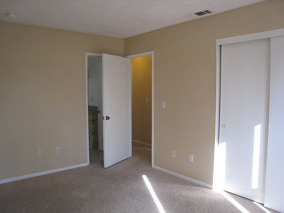 4th image of 15261 Monterey Ave
