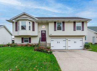 1122 17th Ave, Silvis, IL 61282