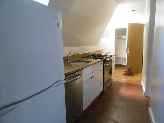 4th image of 404 Washington Ave APT 4R
