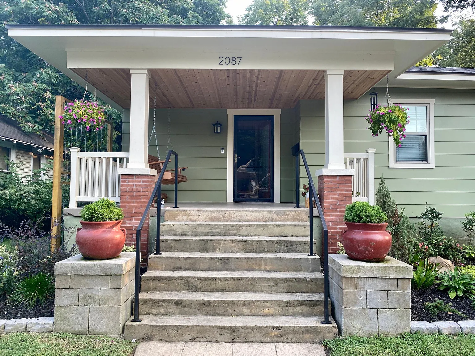 3 bed, 1258 sqft, $1,800 — Photo 1